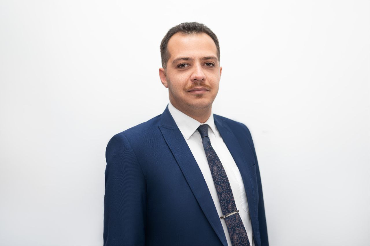 آقای امید غفاریان رئیس هیئت مدیره و مدیر عامل